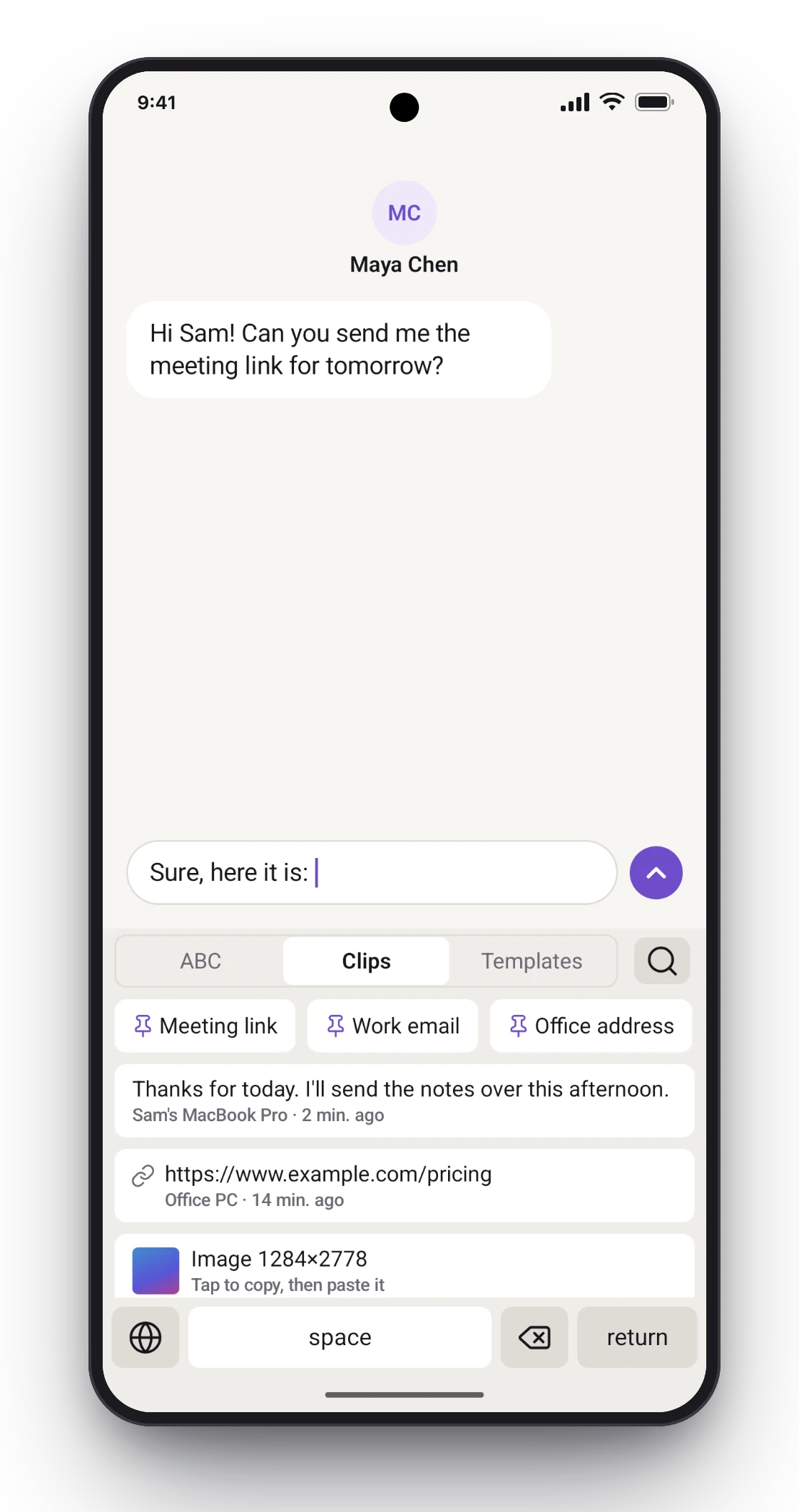 Memorafy keyboard on Android with saved clips inside a conversation